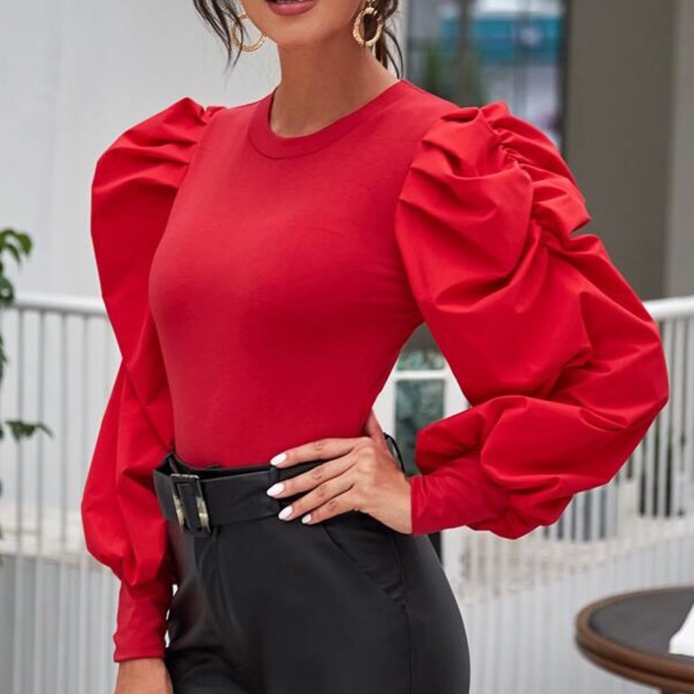 🔥 Ruched Lantern Sleeve Solid Crop Top